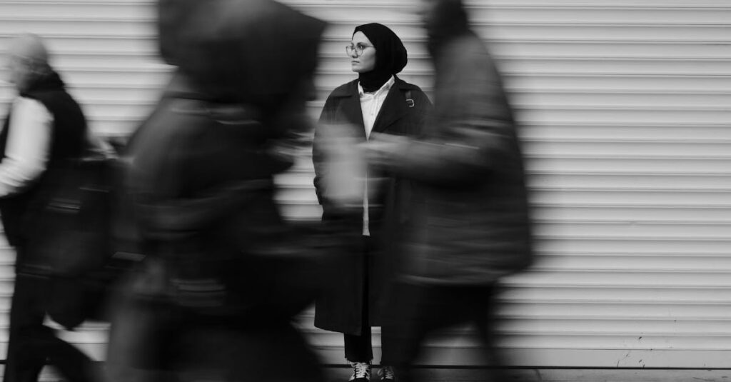 漫画ならではの間と沈黙で描かれる『ずたぼろ令嬢』の感情。原作の魅力とアニメとの違い。