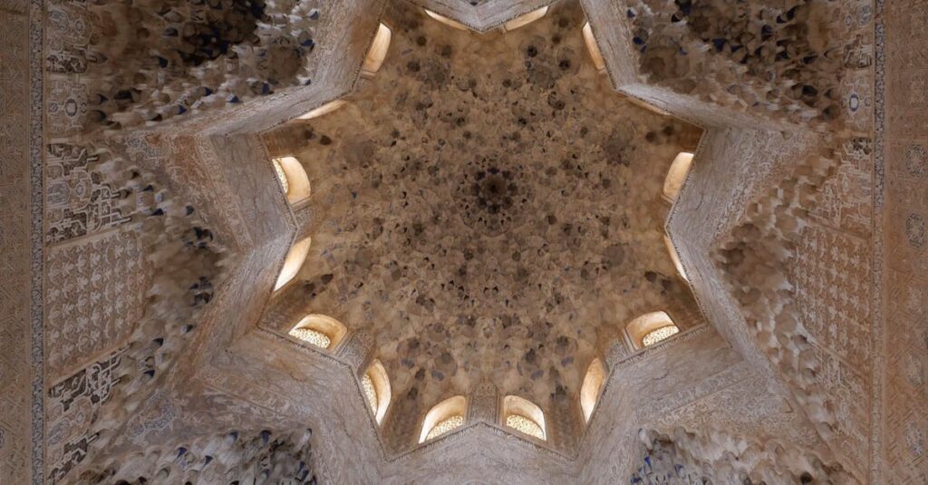 『夢中さ、きみに。』が“静かな青春”として多くの人に評価され続ける理由を象徴するビジュアル。感情の余韻と心の記憶を描写。