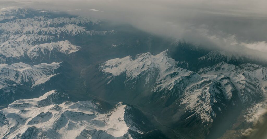 『夢中さ、きみに』原作とドラマの“間”の使い方の違いを表現。漫画の余白と映像の沈黙が対照的に描かれる。