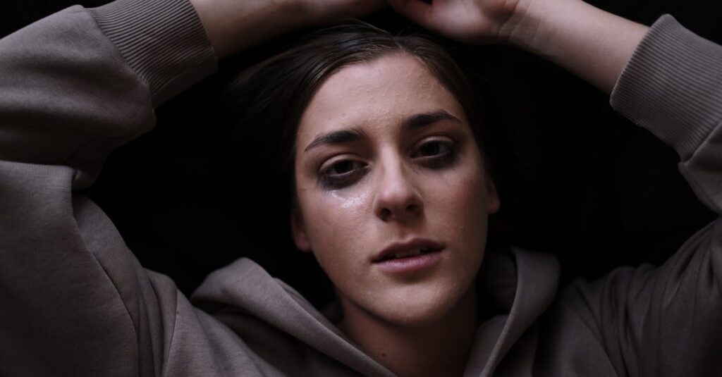 ずたぼろ令嬢が読者の涙を誘う理由。セリフを超えた感情描写と共感の力。