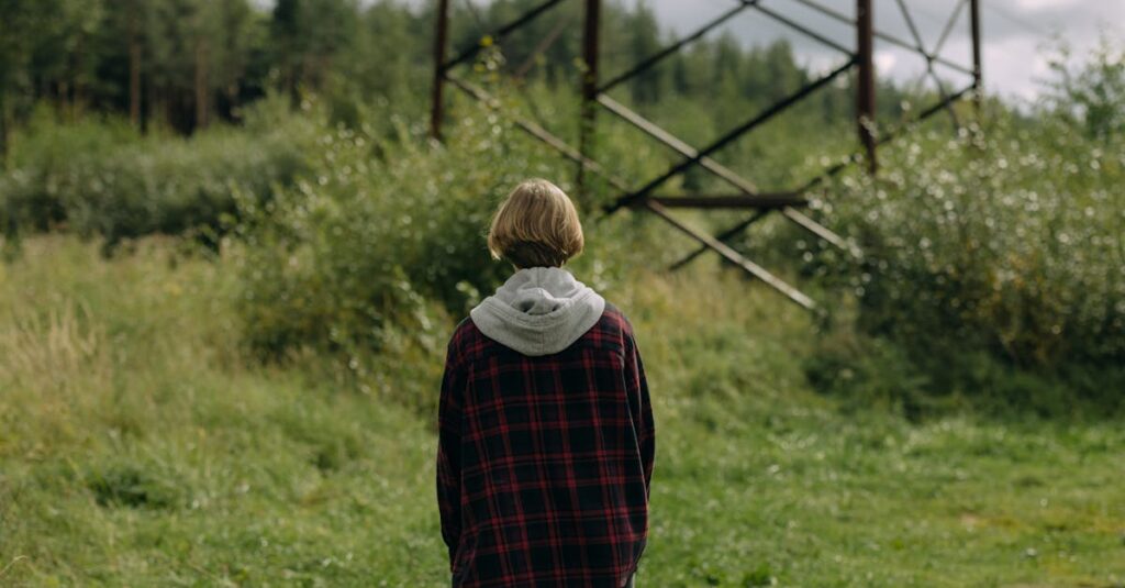 原作『夢中さ、きみに』が描く静かな青春のひとこま。教室や廊下で交差する視線と気配の描写。