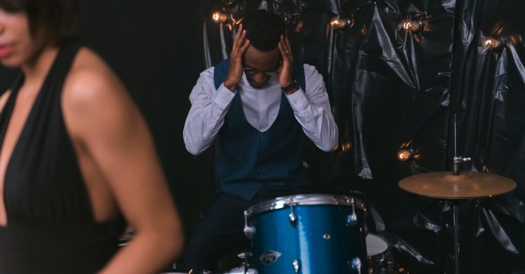 『夢中さ、きみに』の主題歌『紫春』が静かな青春を表現する様子。切ないメロディと繊細な歌詞が心に響く。