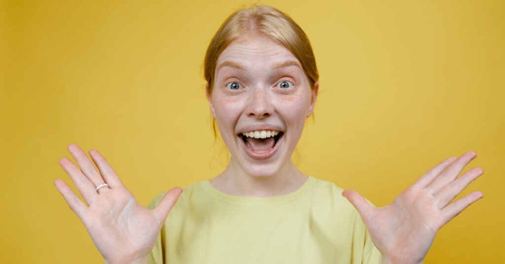 アニメの第1話、静かな始まり。声と色と音楽で、物語の世界にすっと引き込まれる。