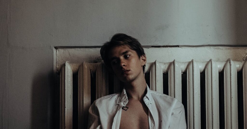 『夢中さ、きみに。』が“静かな青春”として多くの人に評価され続ける理由を象徴するビジュアル。感情の余韻と心の記憶を描写。