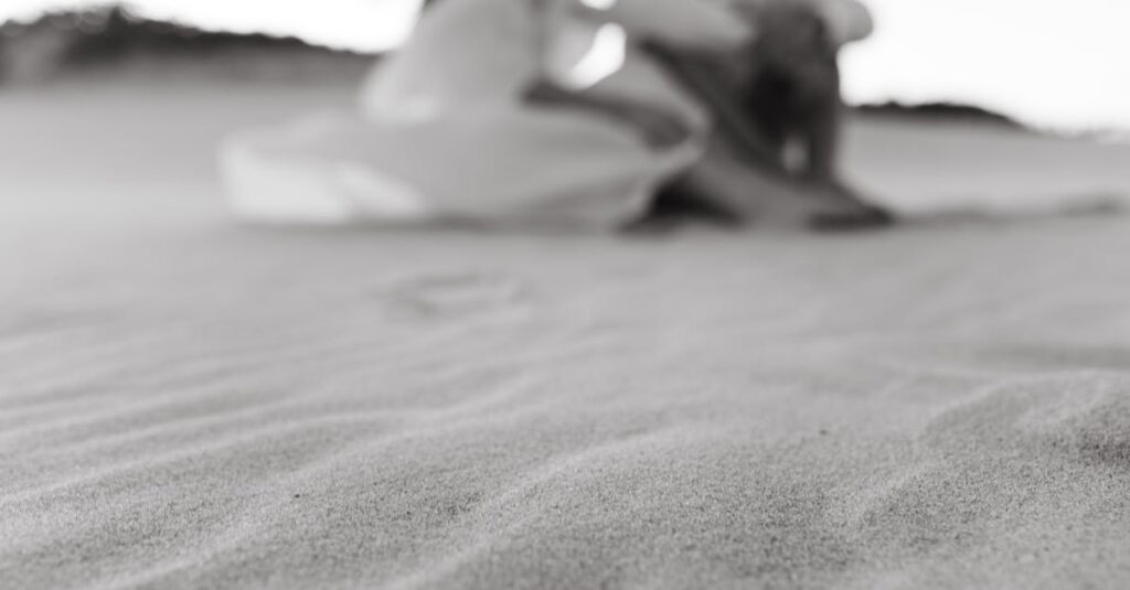 言葉にできない恋心を抱いたまま、そっと相手を見つめる静かな感動シーン。