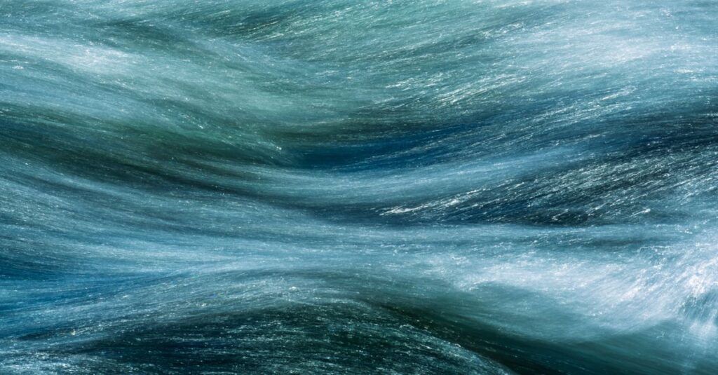 水の流れのように、軽やかに物語が進んでいく読み心地