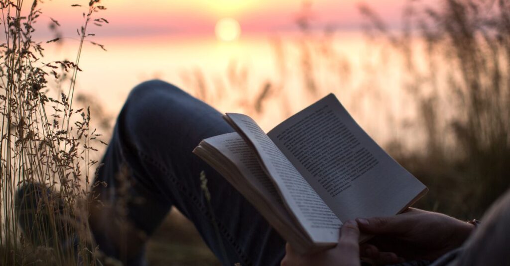 静かな水面のように、感情の余韻がゆっくり広がっていく読書時間