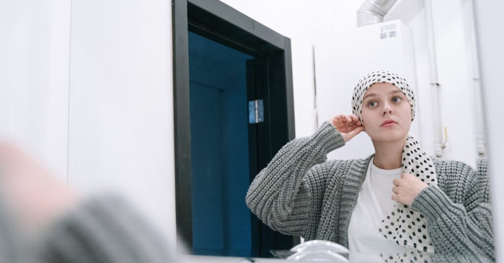 自信を持てない少女が本音を語る瞬間の繊細な表情。心に寄り添う描写が共感を呼ぶ。