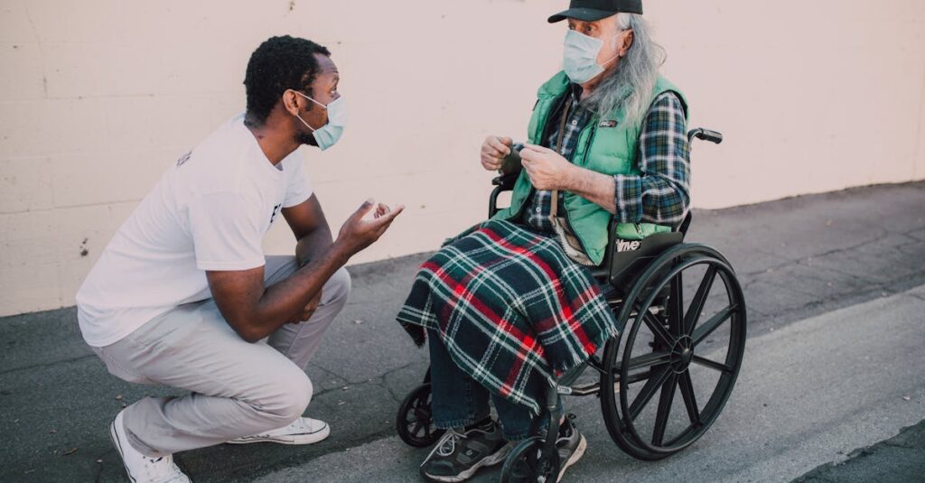 やさしさの裏に本音を隠している高校生男子が、誰にも見せない孤独を抱える静かなアニメのシーン。