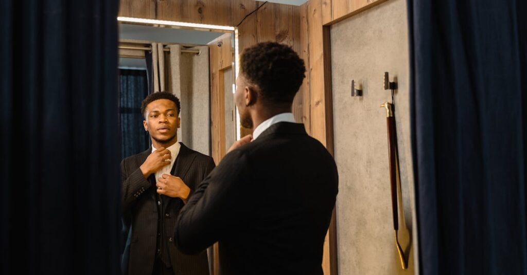 鏡の前で自分の価値について悩む女子高生キャラが映し出す、社会と内面のギャップ。