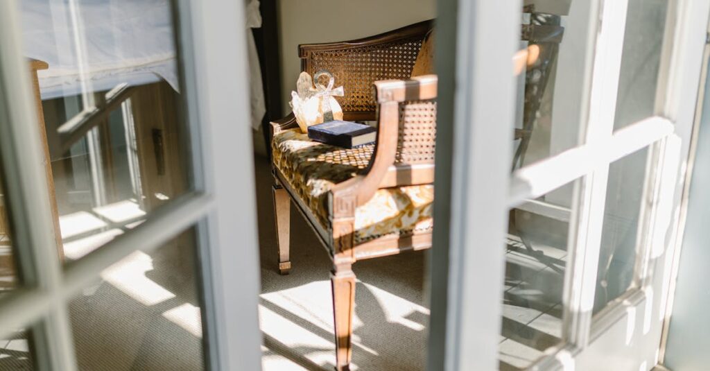 『裏庭のドア』に登場する優しさに満ちたキャラクターたちと、静かな感情描写の魅力