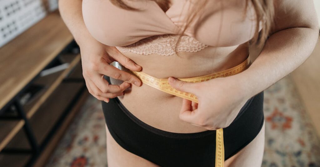 田端花が自己受容に目覚めていく瞬間を象徴する、柔らかな光に包まれたアニメシーン。