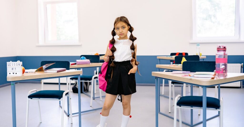 見た目に自信が持てないまま、教室の中で少し小さくなってしまう女の子の気持ち