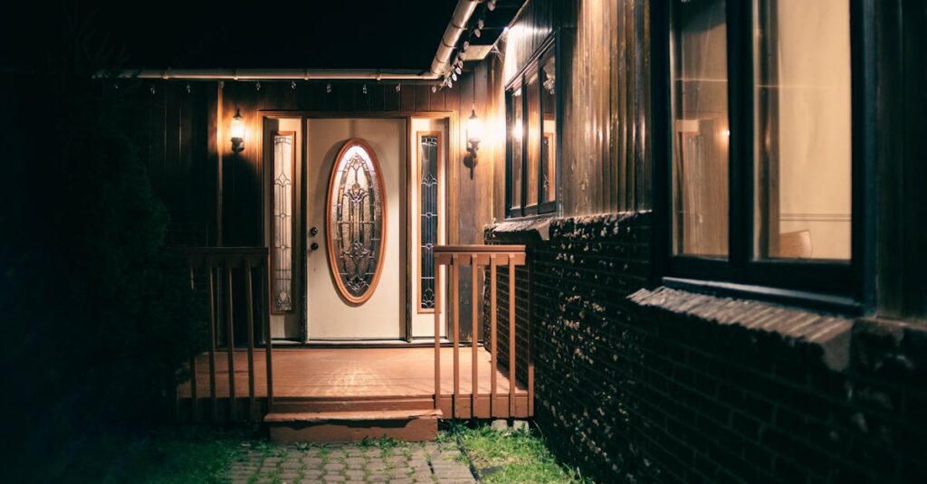 裏庭に光る扉のファンタジーイメージ
