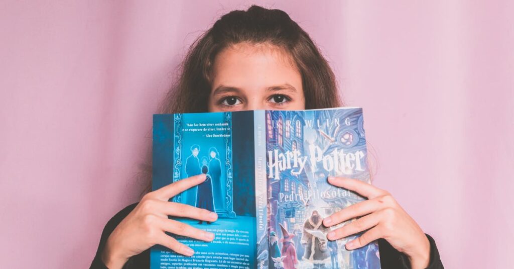 優しくて共感できる物語を読んだあとに感情が動く読者の姿を描いたライトノベル読書シーン