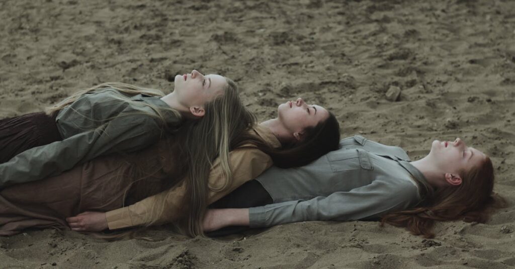 まっすぐにはいかない関係の中で、それぞれの気持ちが揺れている