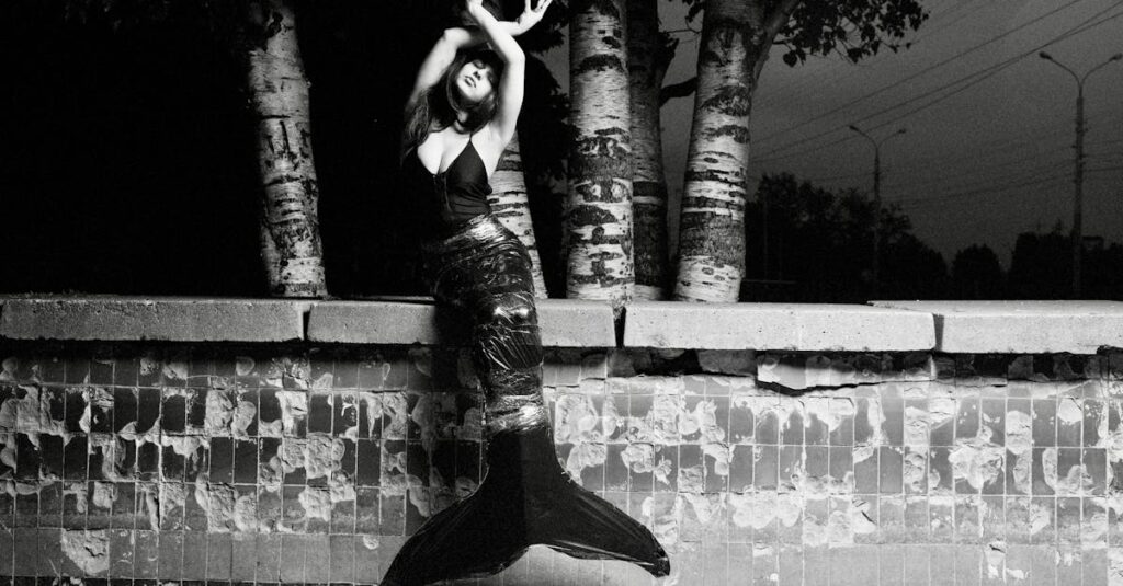 和風ファンタジーの夜、街灯に照らされたカップルのシルエット イメージ