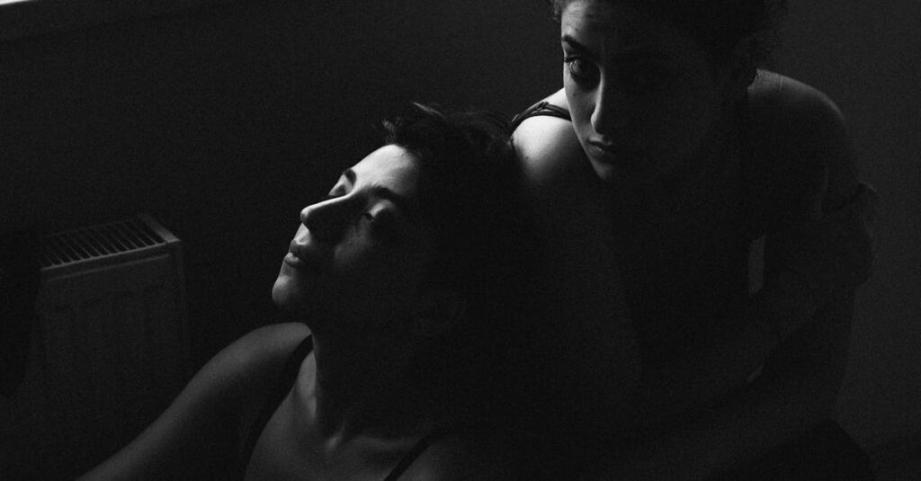 誰かのあいだに立つとき、心は静かに気を張っている