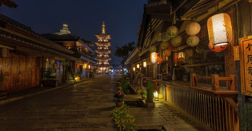 江戸風ファンタジー 世界観 夜の街と灯り 恋人たち シルエット