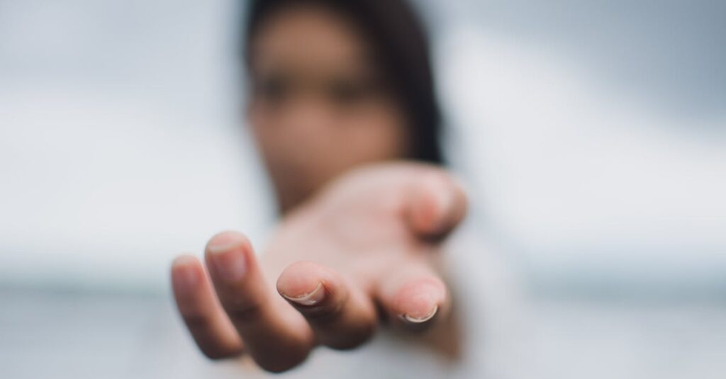 人とのつながりやご縁の尊さを感じさせてくれるアニメ作品の印象的な言葉の場面