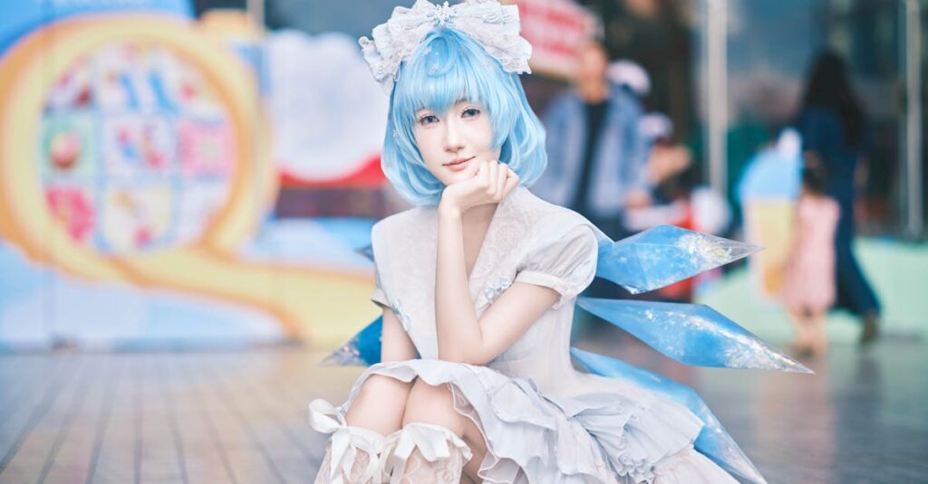 ファンタジー乙女ゲーム風の登場人物たちが紹介されるキャラ相関図風ビジュアル。