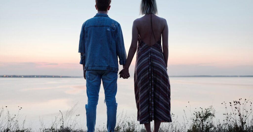 番様と梟の関係は、恋愛を超えた魂の絆として描かれている。