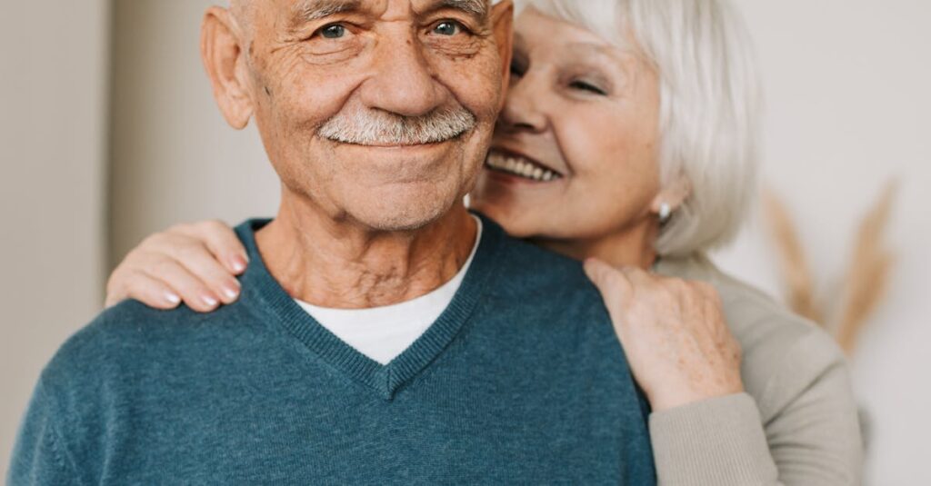 契約から始まった関係が温かな心の居場所に変わるアニメ風の家族的なひととき。