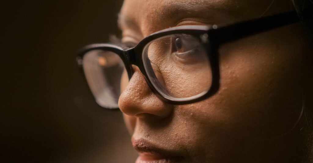 恋の物語の中に、言葉にできない人間関係の揺れが映っている