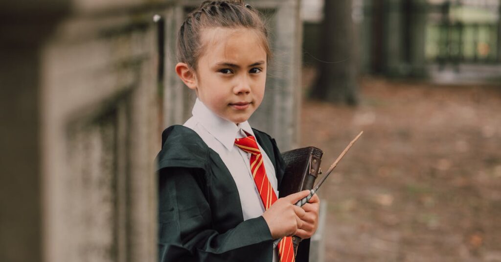 サイレント・ウィッチことモニカが学院に潜入し、沈黙の任務に挑む姿を描く。