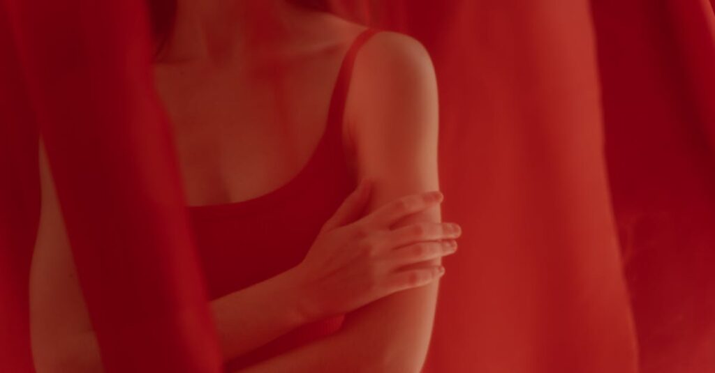 笑っていた人がひとりになったとき、少しだけ本音が見えることがある