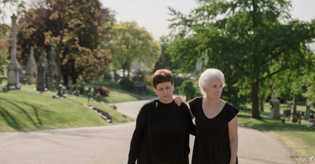 アニメキャラクターたちが静かに心を癒しあう穏やかなシーン