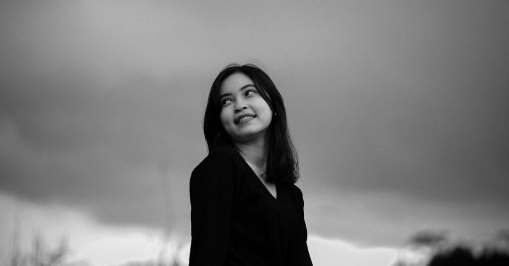 感情と向き合い、晴れやかに前を向く女性。脇役なんかじゃない、あなたの物語の主人公。