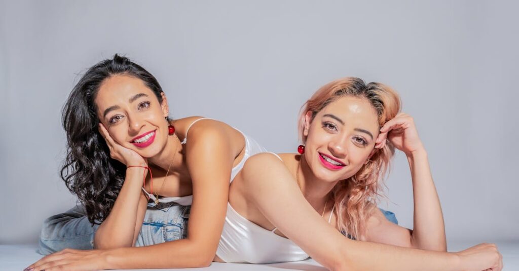 深いご縁で結ばれた双子の姉妹が支え合い、人生を共に歩むアニメの感動的なクライマックスシーン。