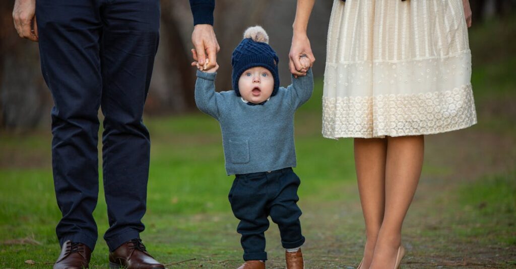 自分自身の内側から居場所を育てるための小さな行動を積み重ねる女性