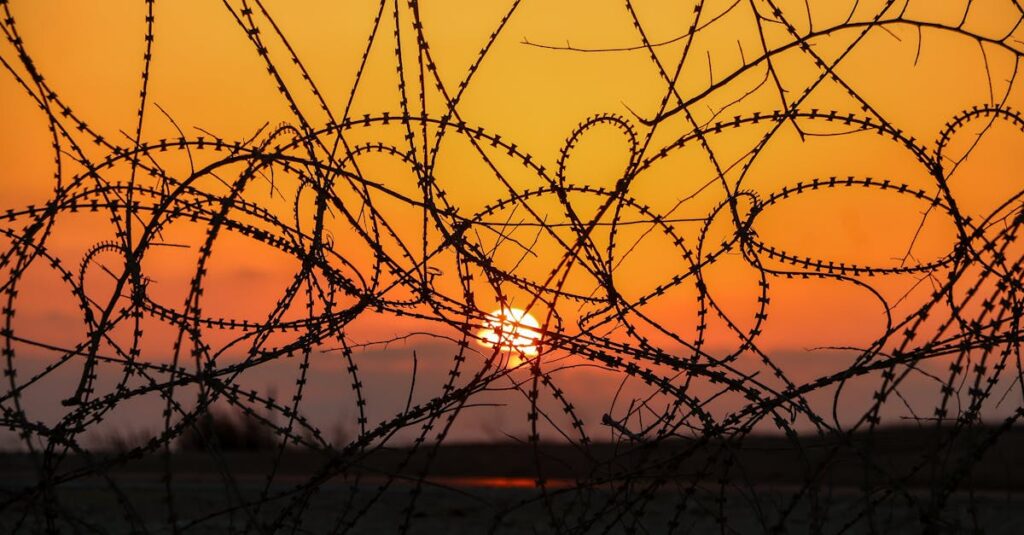 優しすぎて損をしてしまう人が自分の心の境界線を取り戻す場面のイメージ