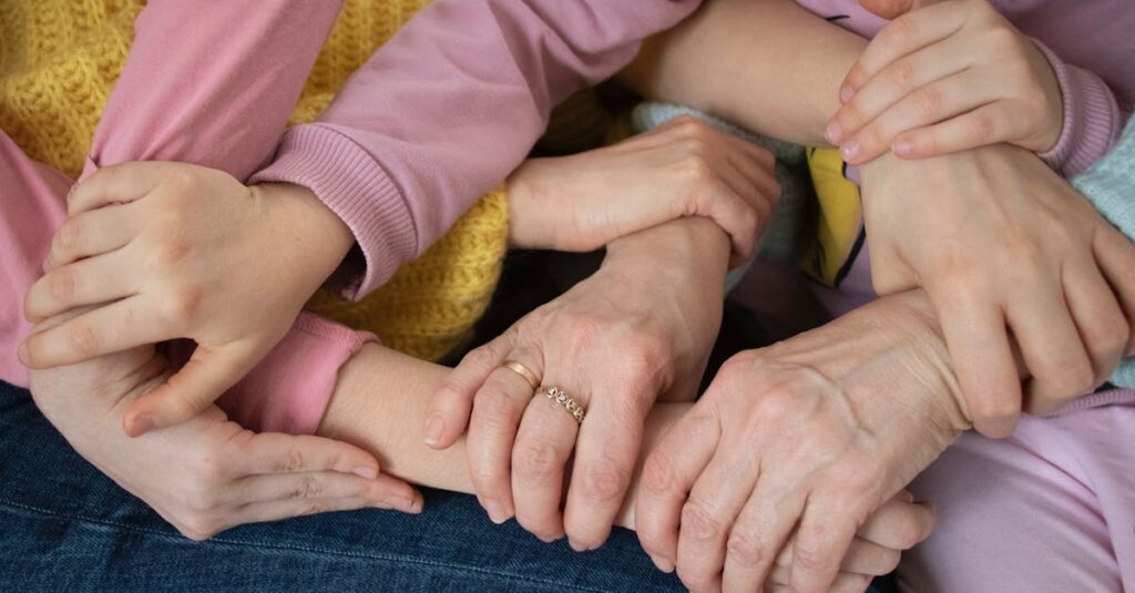 わかってもらえる静かな瞬間を通じて居場所を感じるアニメのワンシーンのような描写