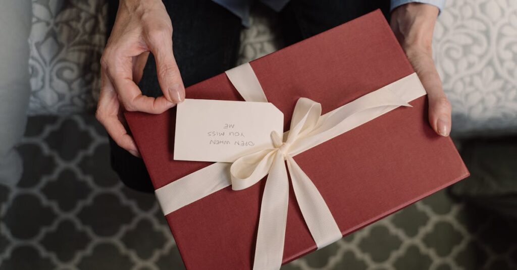 与えすぎて心がすり減っている女性が、静かに自分を見つめなおしている場面