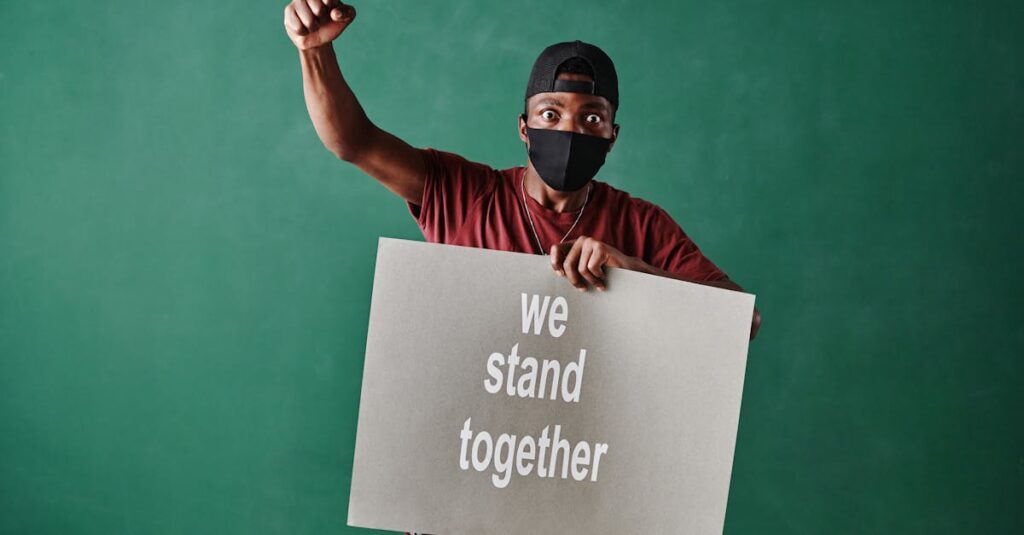 他人の期待に応え続け、自分の気持ちが見えなくなった女性が自分を見つめ直している様子