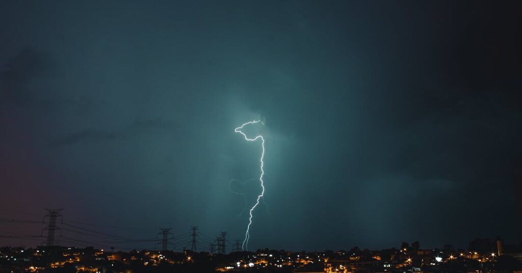 一点に集中することで生まれる、圧倒的な力のイメージ