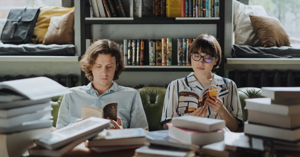 静かな場所でひとりたたずむ少女。感情を押し殺しながら、それでも前に進んできたモニカのように。