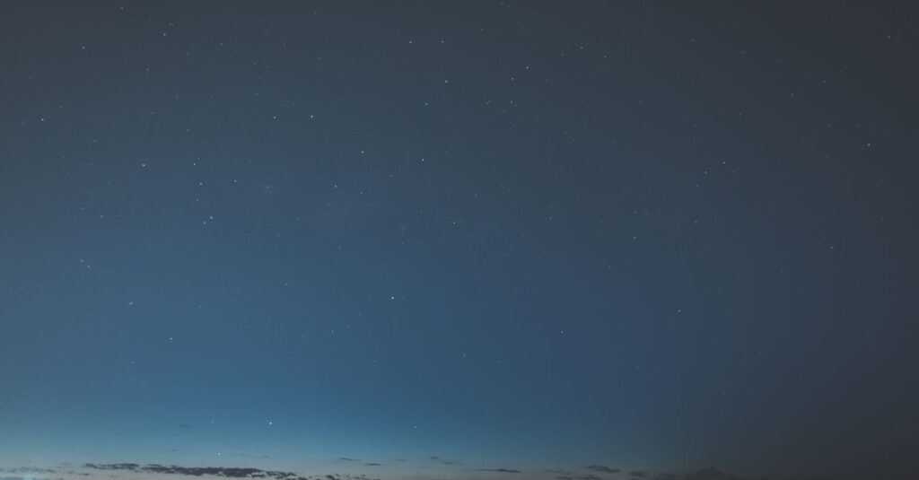 星と星がそっと引き合うような、縁の不思議さを表すイメージ