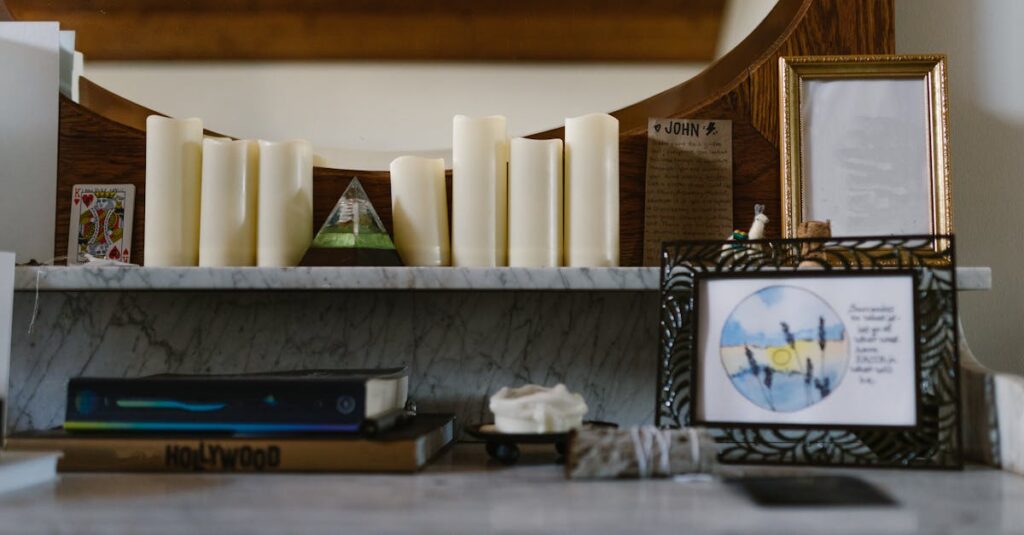 タロットと占星術を組み合わせた学びを象徴する、神秘的な100年カレンダーのビジュアル