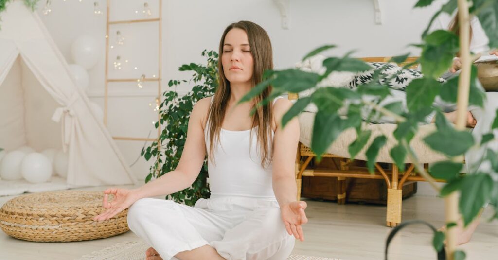 感情の境界線を整えるタロットの智慧、距離を保ち心地よく人と接する女性の後ろ姿