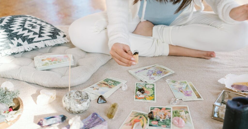 オラクルカードの基本と使い方を学ぶ女性の静かなひととき、導きの象徴としてのカード