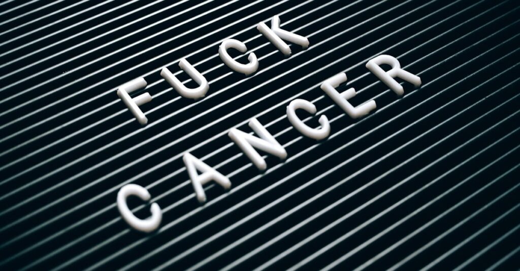 内なる本音に優しく寄り添うメッセージに癒される女性