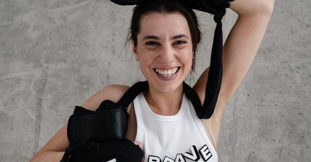 震えながらも立ち上がる人。弱さを隠さなかったからこそ、本当の強さが生まれた。