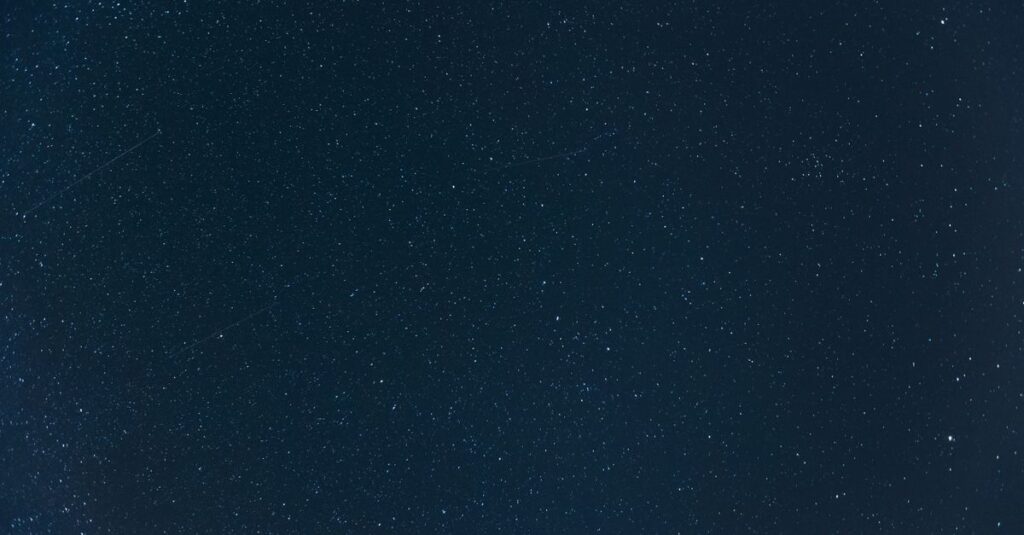 星と星がそっと引き合うような、縁の不思議さを表すイメージ