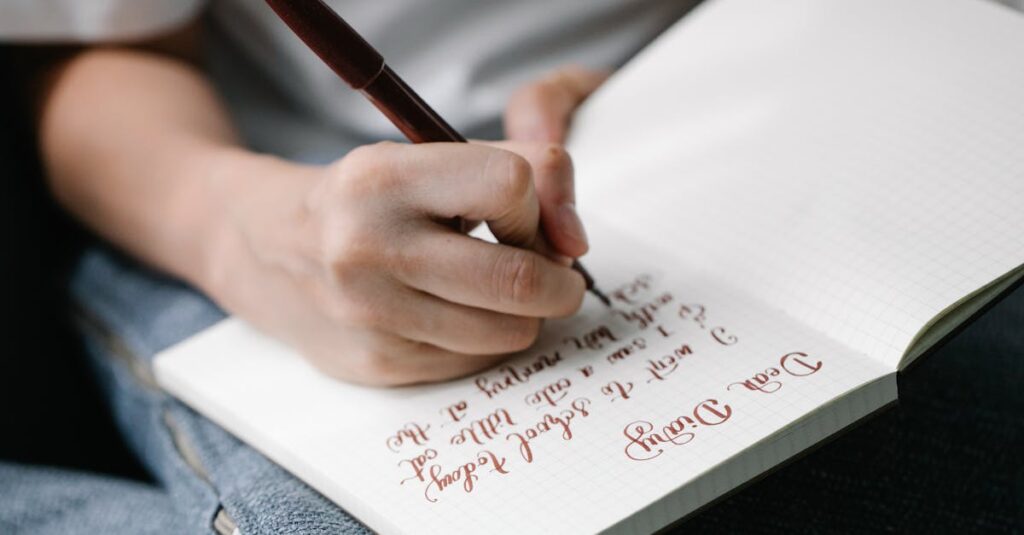 感情を書き出しながら本音に近づく女性、やさしいタッチのアニメ風の自己内省ビジュアル