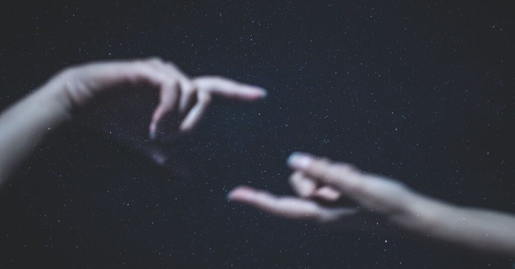 星と星がそっと引き合うような、縁の不思議さを表すイメージ