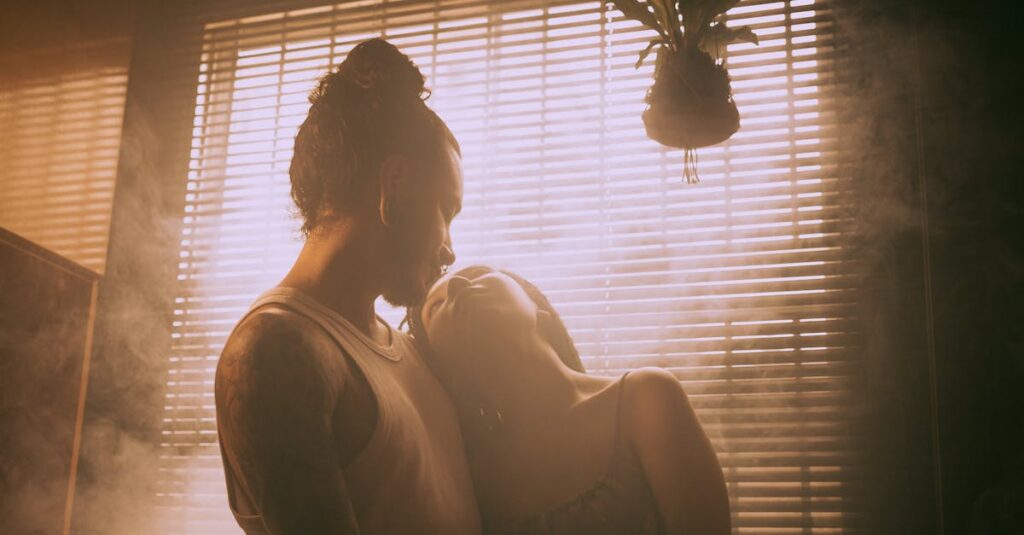 やわらかな光の中でふたりが静かに向き合う瞬間。うまくやろうとしなくていい。